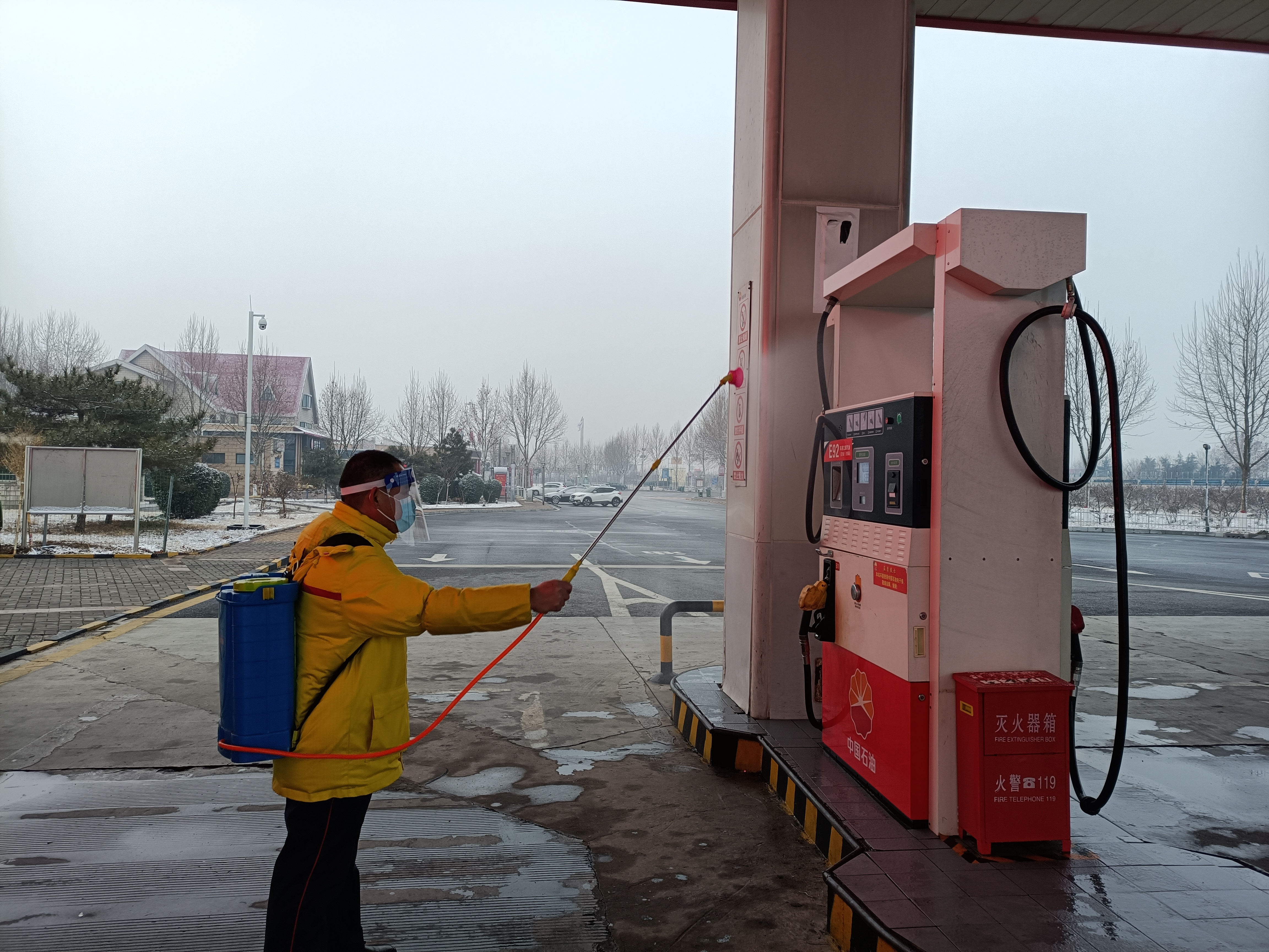2021.1.5鶴壁加油站，加油機消毒.jpg