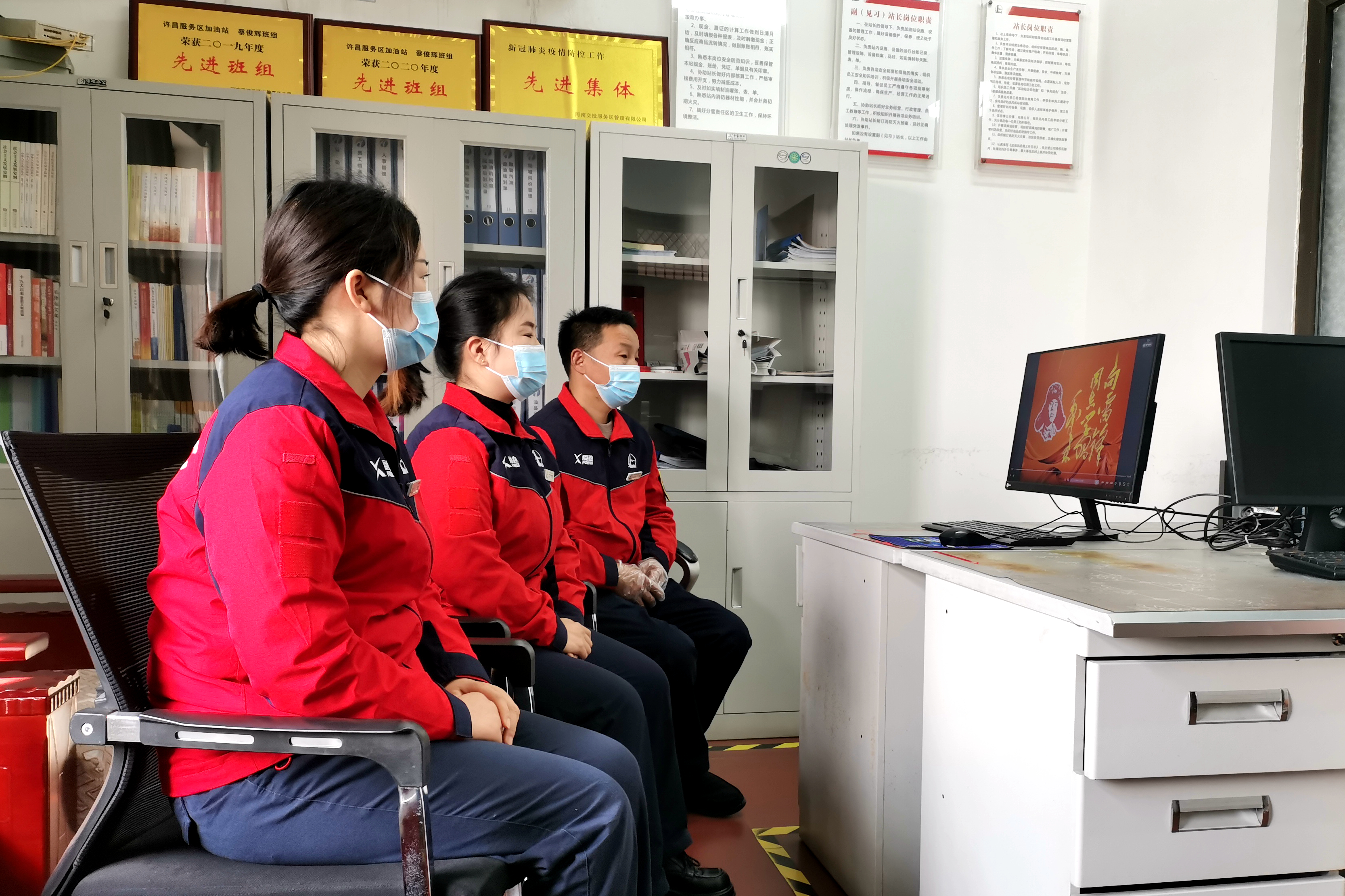 2023年3月2日高速石化許昌加油站學習雷鋒事跡，拍攝人：徐姍.jpg