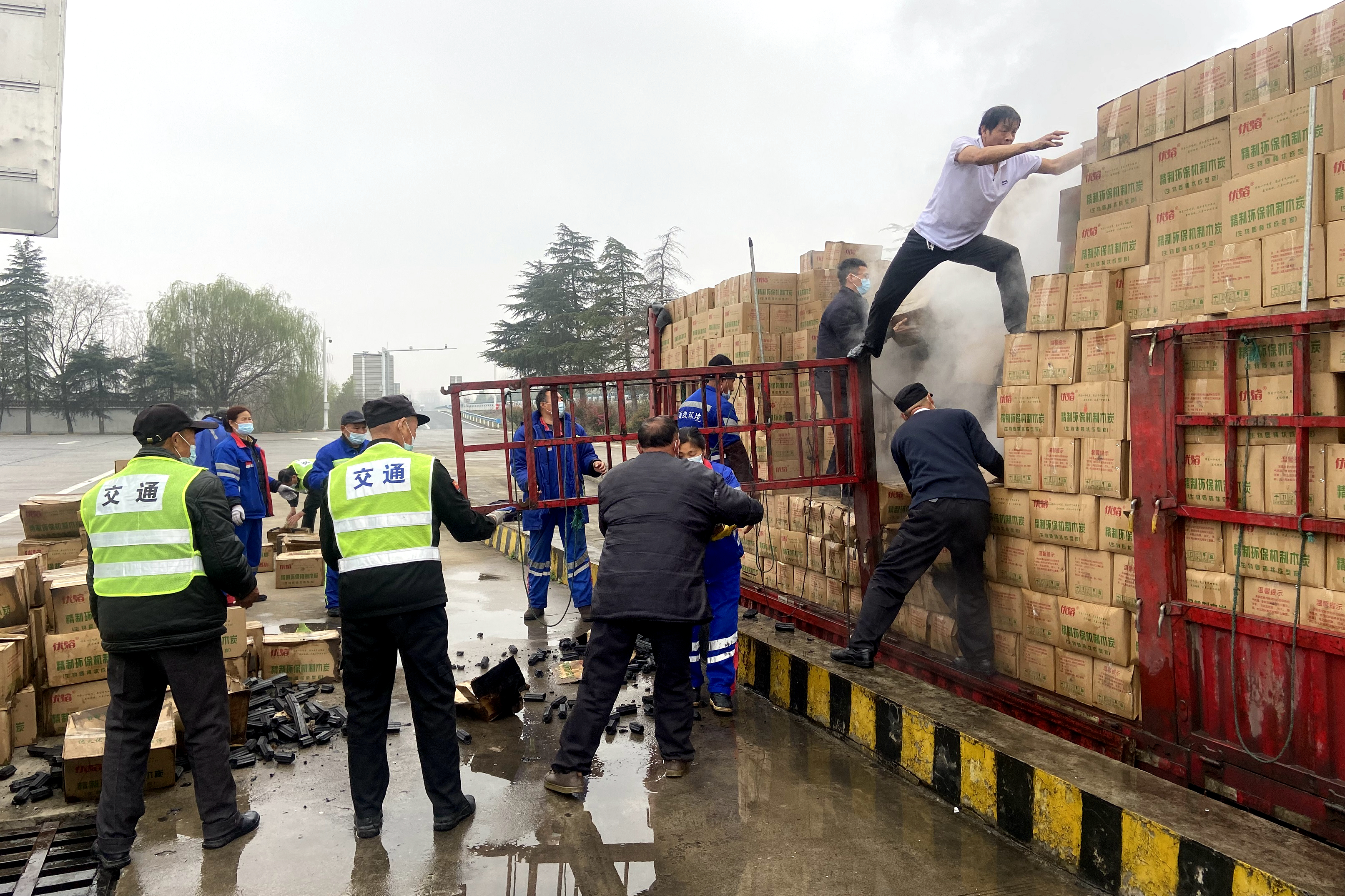 光山服務區1.jpg 光山服務區1.jpg